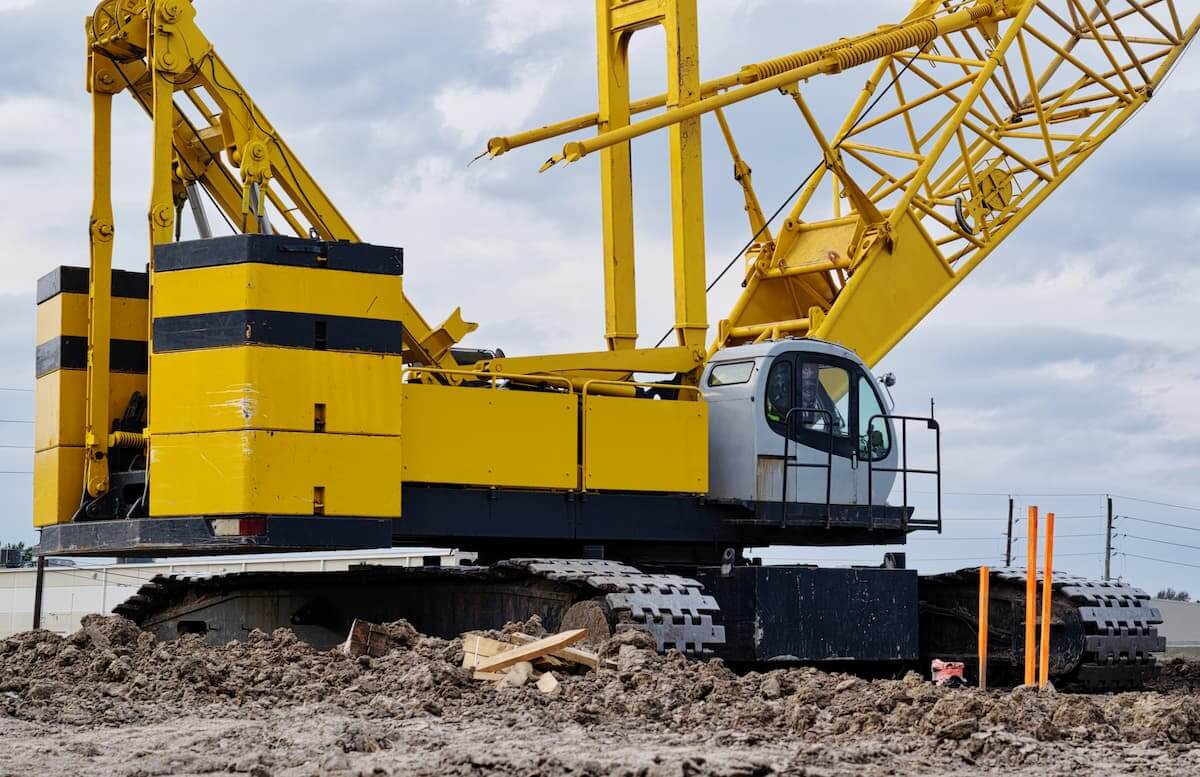 The Essential Role of Crawler Cranes in Construction